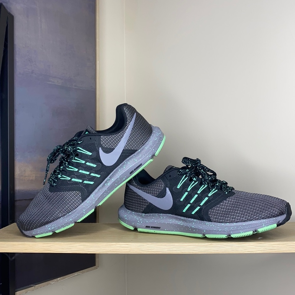 Nike run swift